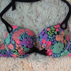 32A Victoria’s Secret Bikini